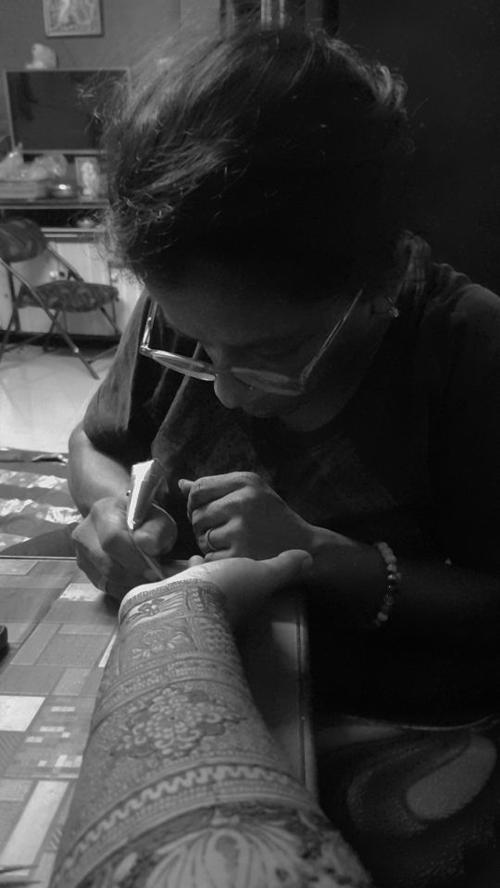 Sajiri Studio Mehndi Artist at work